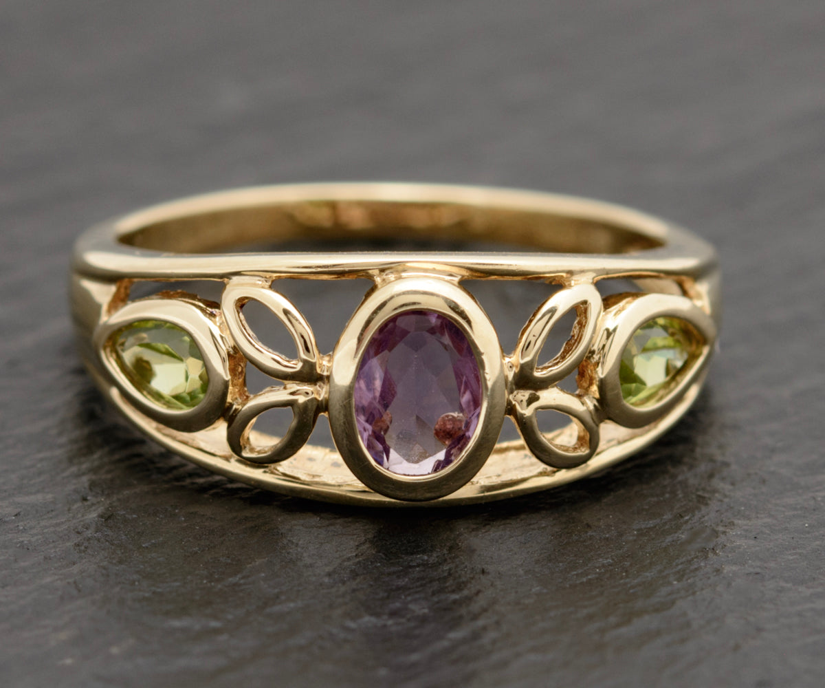 9ct Gold Trilogy Ring With Amethyst Gemstone & 2 Peridots With Open Work (A1753)