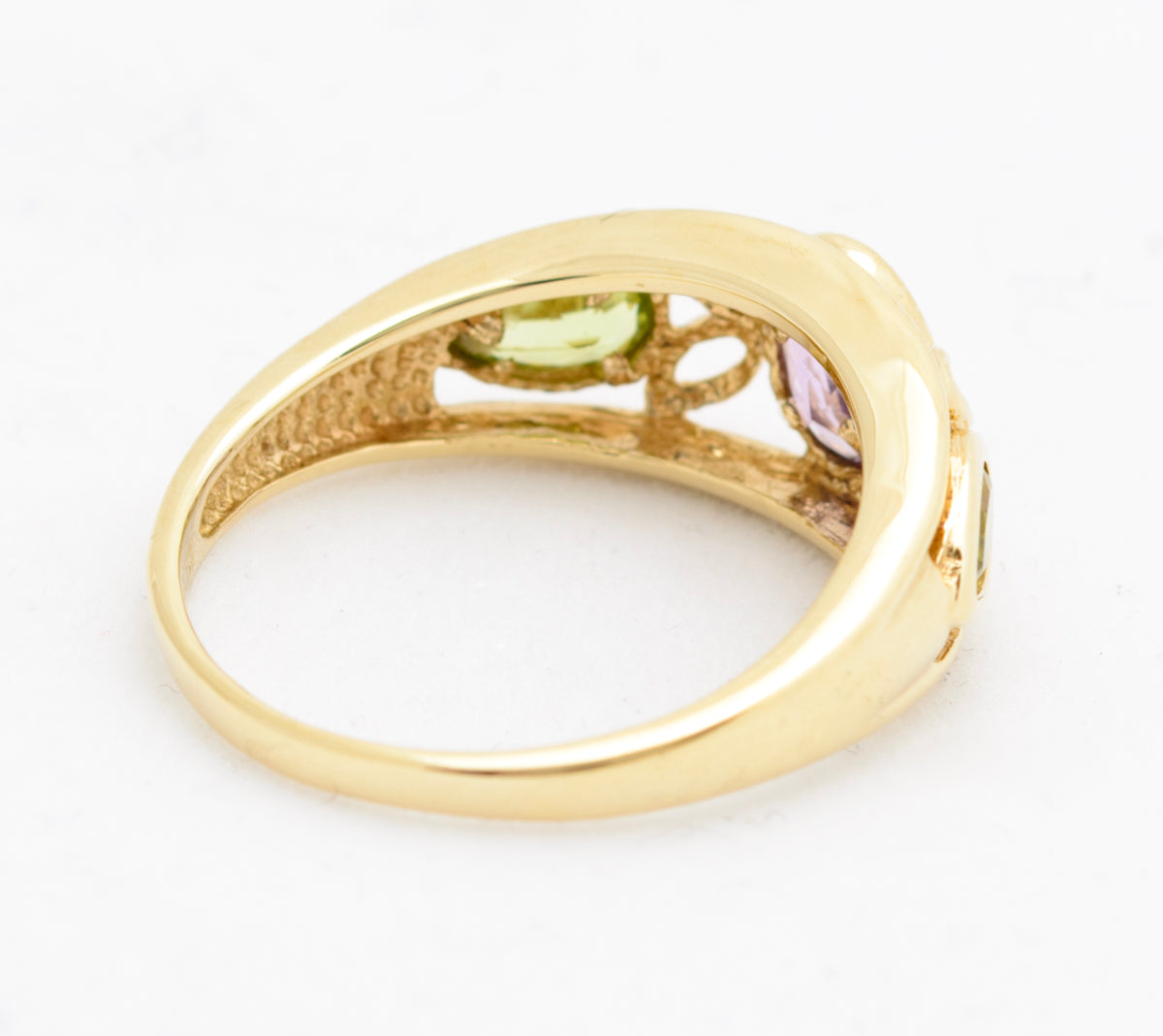 9ct Gold Trilogy Ring With Amethyst Gemstone & 2 Peridots With Open Work (A1753)