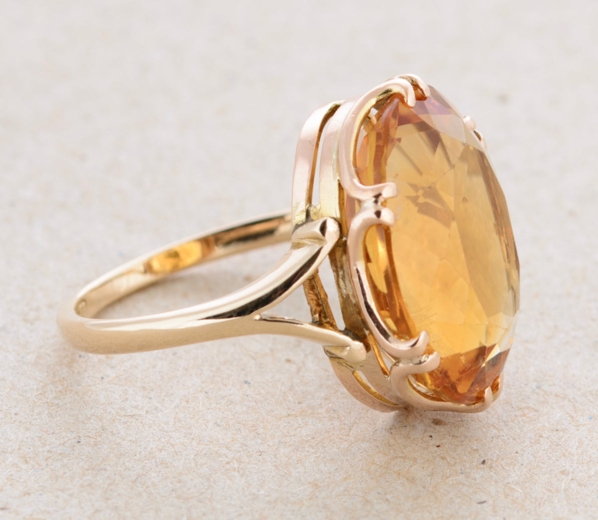 Vintage Ring In 9ct Gold With Large Natural 12.25ct Citrine Gemstone 1960's (A1763)