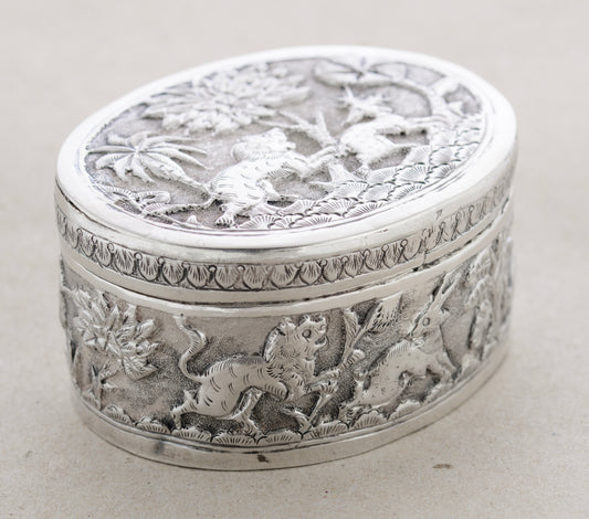Antique Indian Lucknow .800 Silver Repousse Lidded Box With Animal Decoration (A1771)