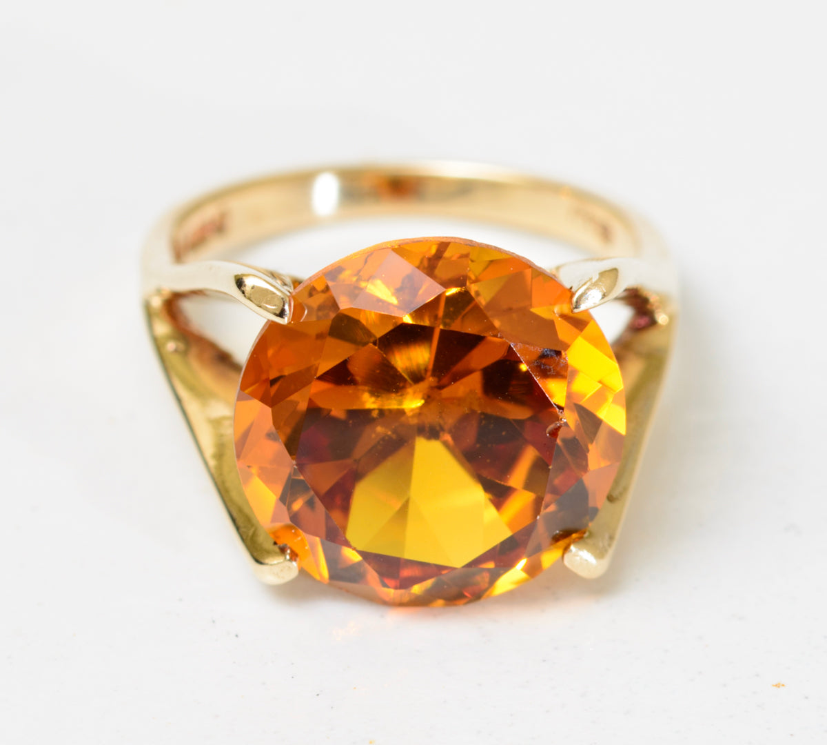 Vintage 9ct Gold Ring With Large 13 Carat Orange Sapphire (Lab Created) Gemstone (A1773)