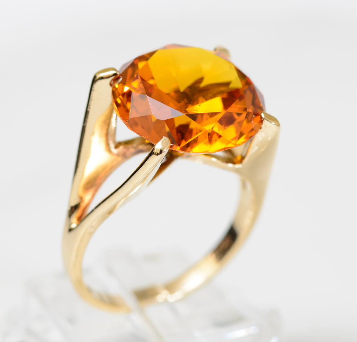 Vintage 9ct Gold Ring With Large 13 Carat Orange Sapphire (Lab Created) Gemstone (A1773)