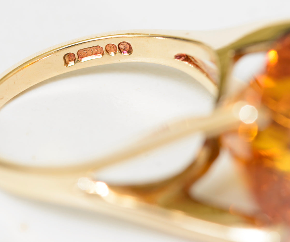 Vintage 9ct Gold Ring With Large 13 Carat Orange Sapphire (Lab Created) Gemstone (A1773)