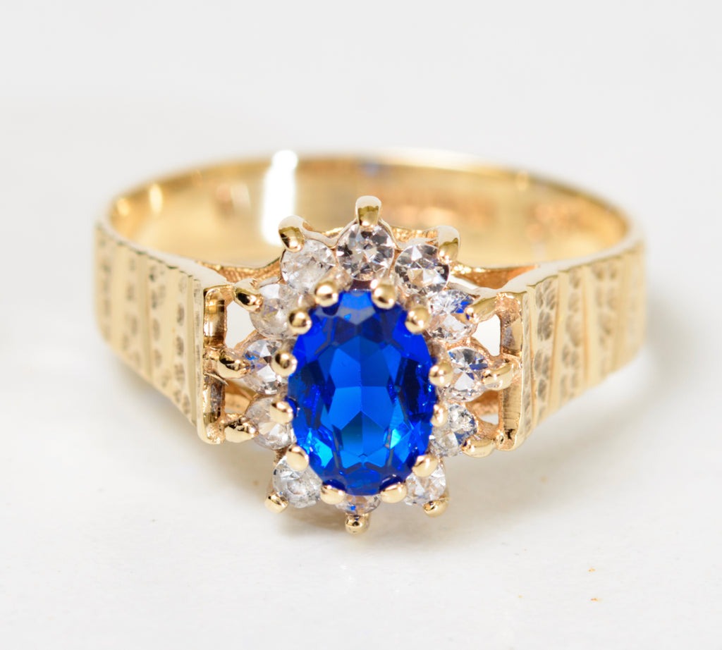 Retro 1970's 9ct Gold Halo Ring With Intense Blue Spinel (Lab Created) (A1775)