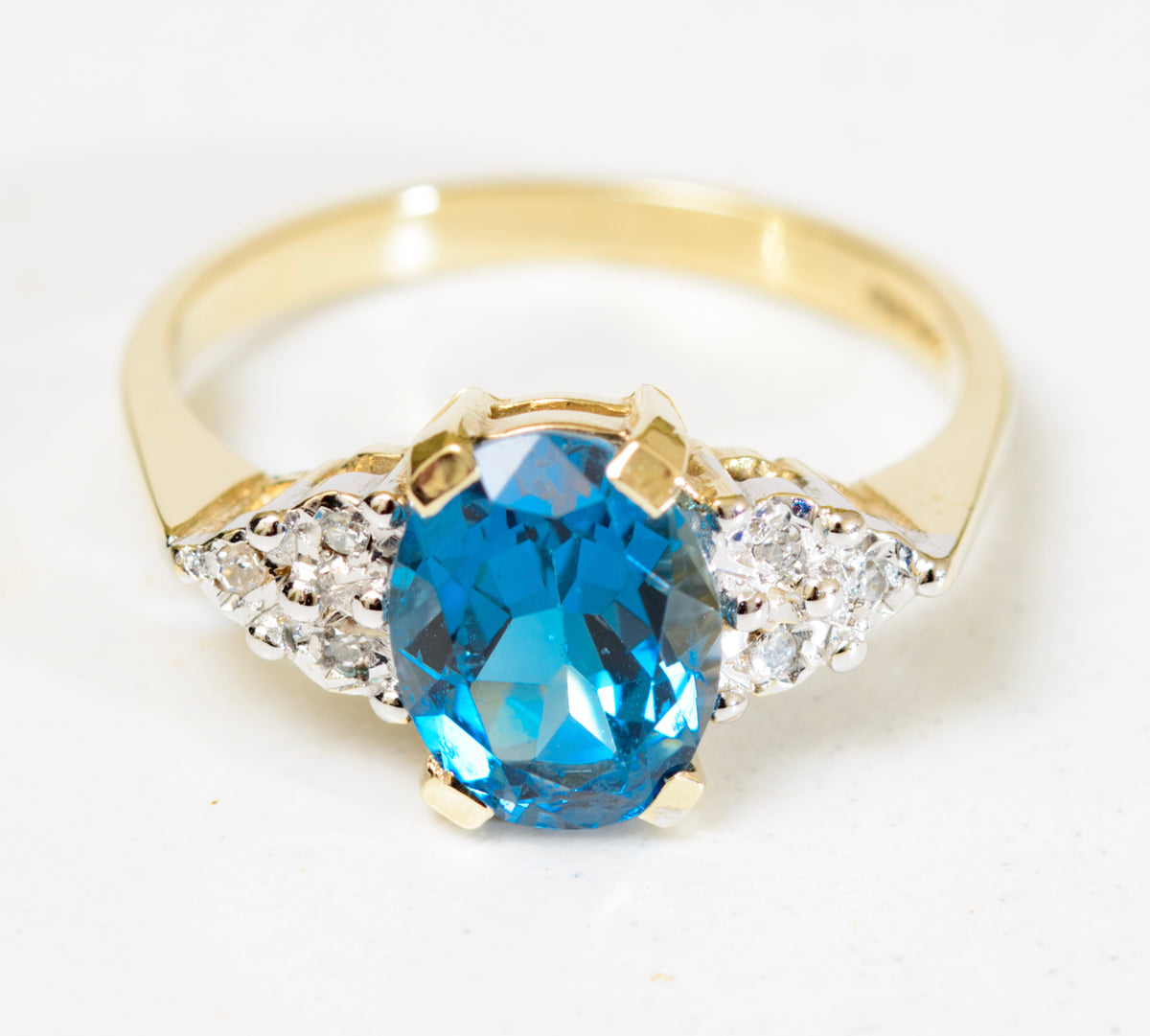 Vintage 9ct Gold Ring With Natural Blue Topaz & Diamond Gemstones (A1781)