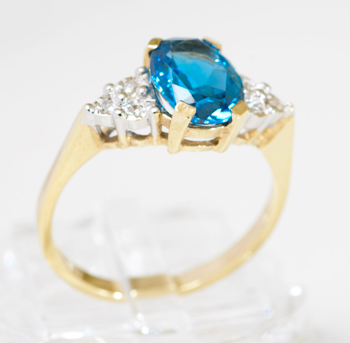 Vintage 9ct Gold Ring With Natural Blue Topaz & Diamond Gemstones (A1781)