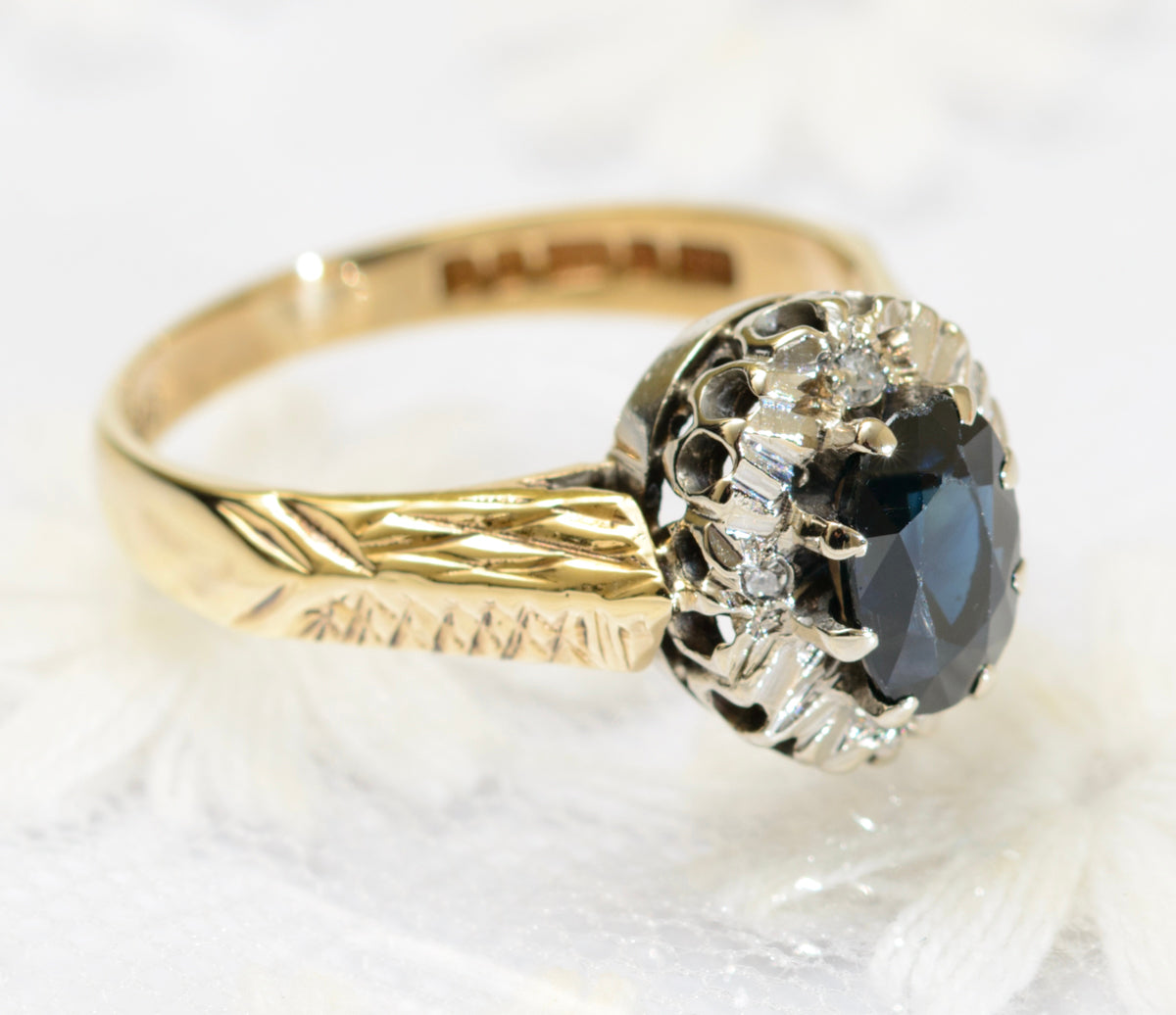 Vintage 9ct Gold Ring With 0.88 Carat Natural Sapphire & Diamond Halo (A1798)