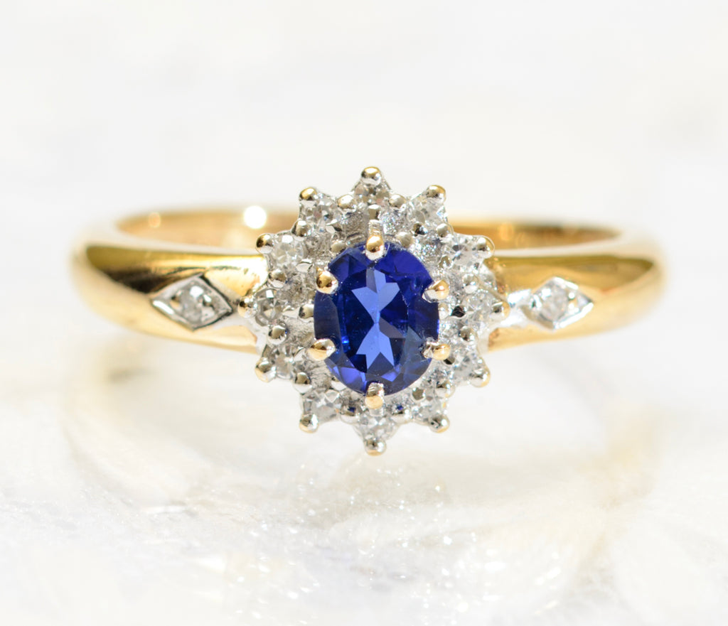9ct Gold Ring With Central Sapphire & Diamond Halo & Shoulders (A1799)