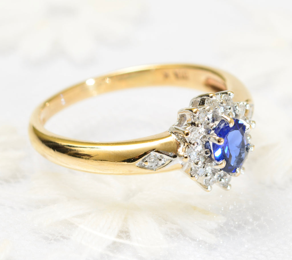 9ct Gold Ring With Central Sapphire & Diamond Halo & Shoulders (A1799)