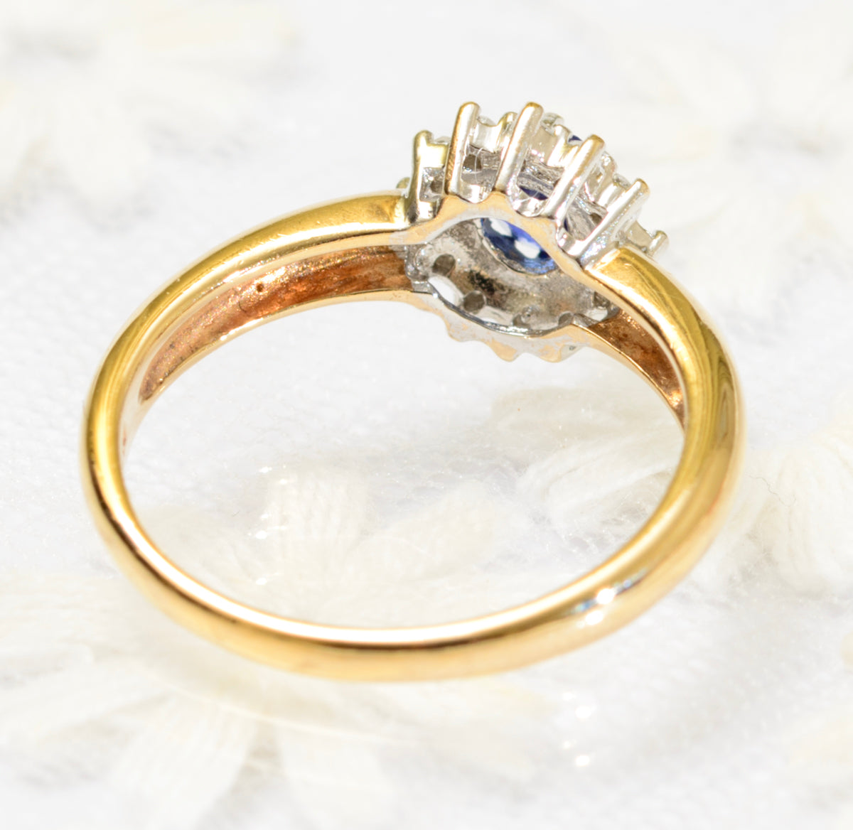 9ct Gold Ring With Central Sapphire & Diamond Halo & Shoulders (A1799)