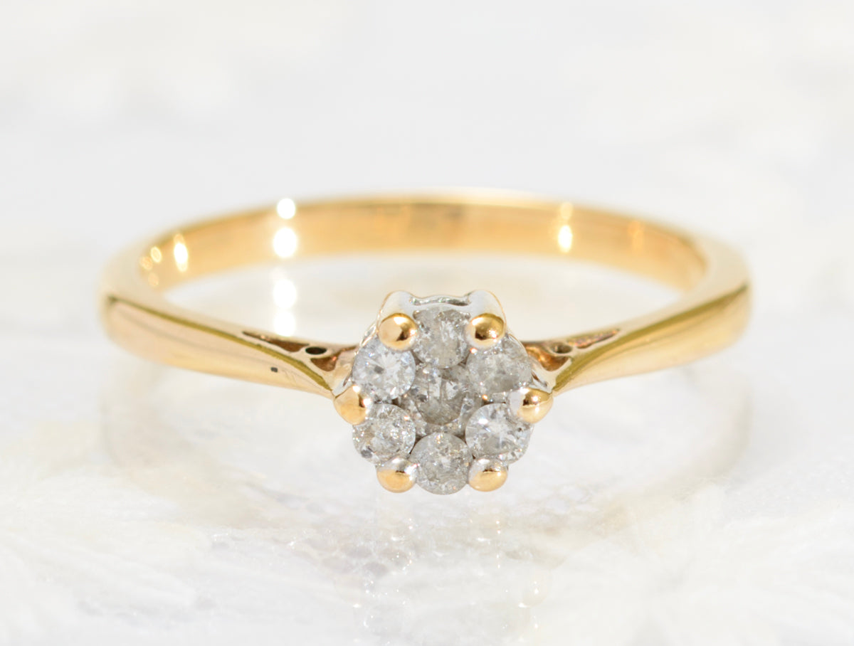 Vintage 9ct Gold & Natural Diamond Ring Daisy Cluster Head Hallmarked London (A1800)