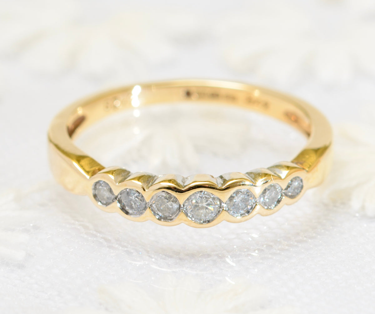 Vintage 9ct Gold & 7 Diamond Line Ring 0.28 Carat TCW 1980's Sheffield Mark (A1802)