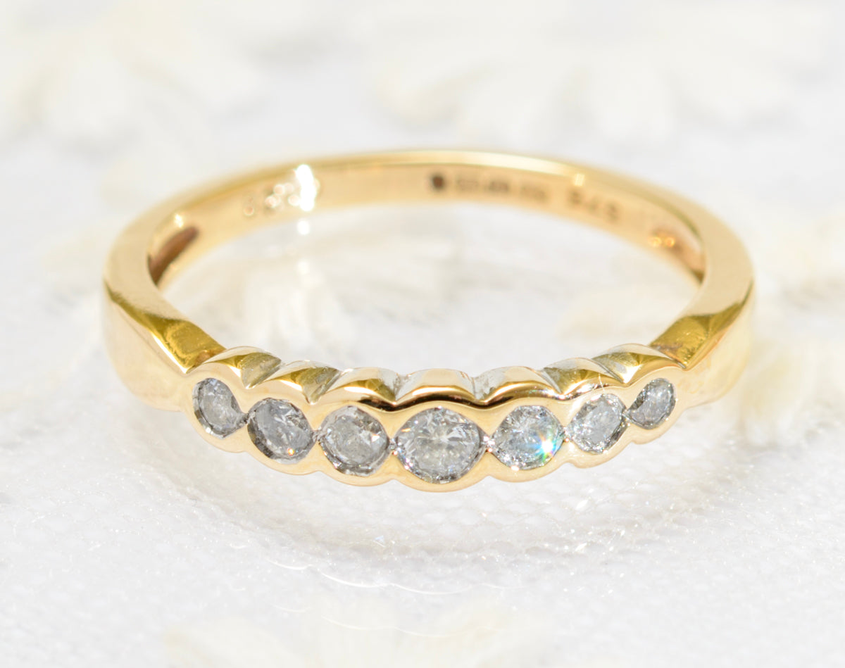 Vintage 9ct Gold & 7 Diamond Line Ring 0.28 Carat TCW 1980's Sheffield Mark (A1802)