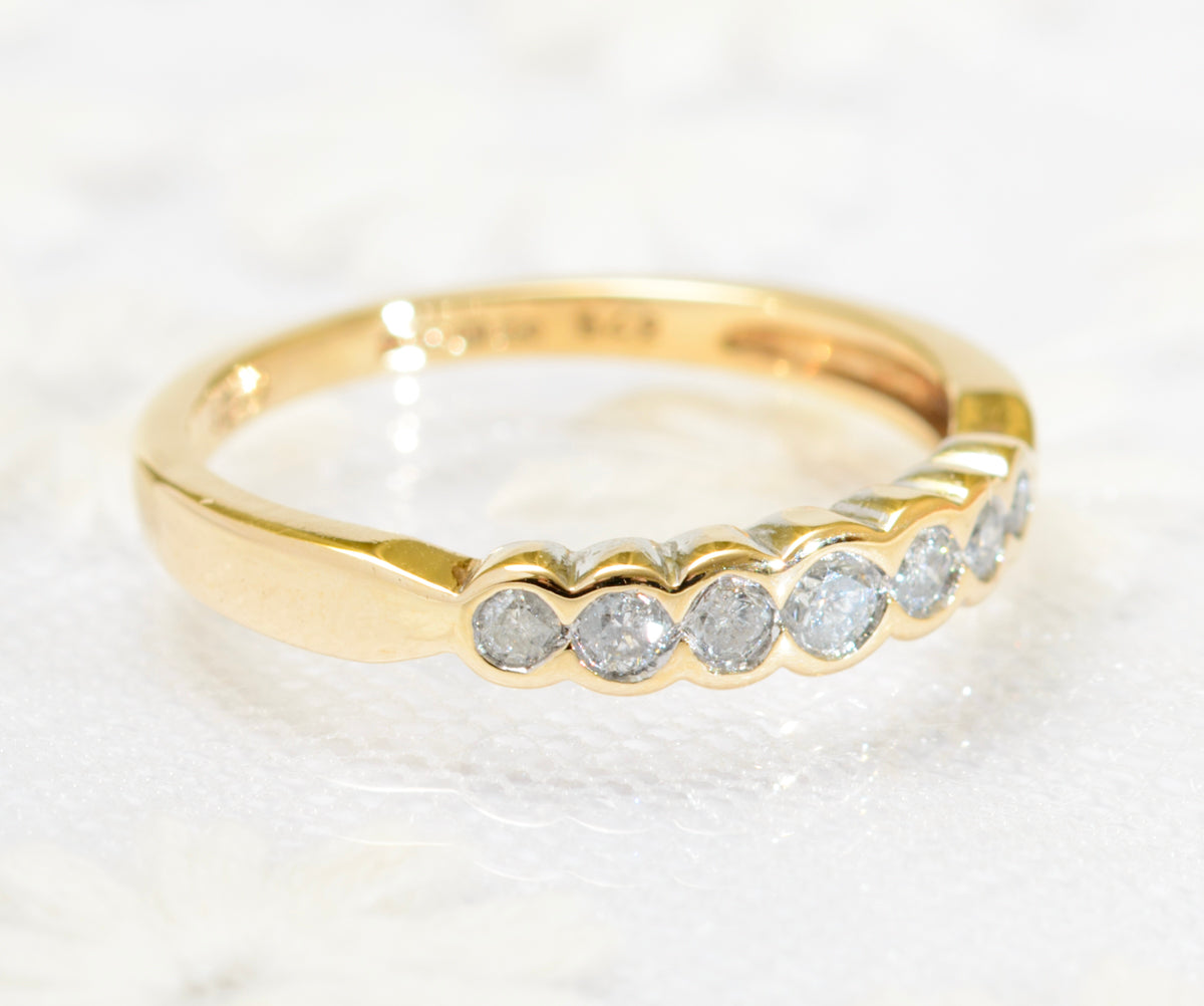 Vintage 9ct Gold & 7 Diamond Line Ring 0.28 Carat TCW 1980's Sheffield Mark (A1802)