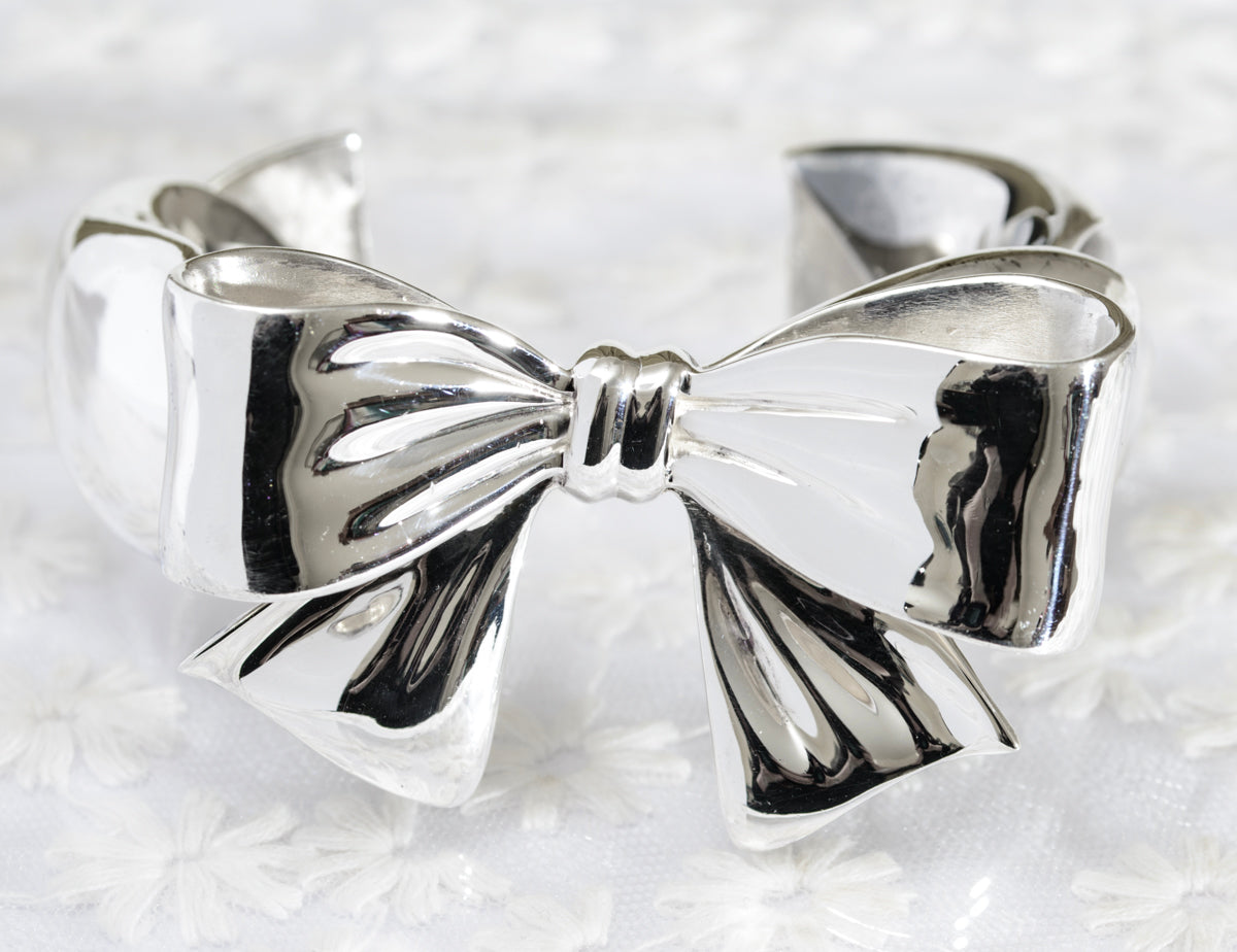 Sterling Silver Very Heavy & Chunky Bow Bangle/Bracelet Over 150 Grams (A1813)