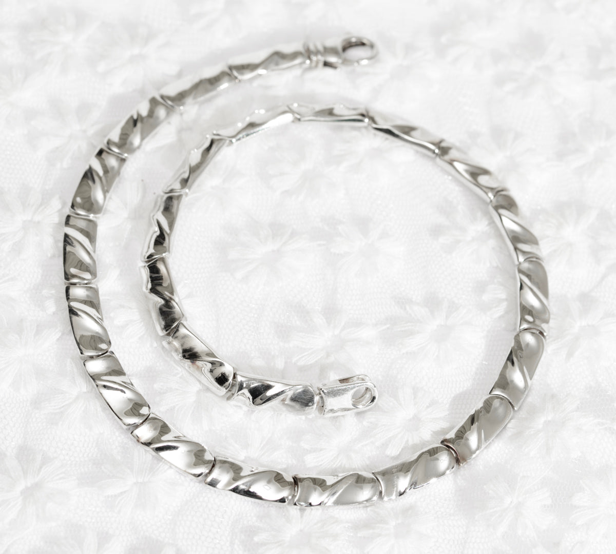 Vintage 1980's Chunky Textured Sterling Silver Necklace Collar/Choker Type (A1816)