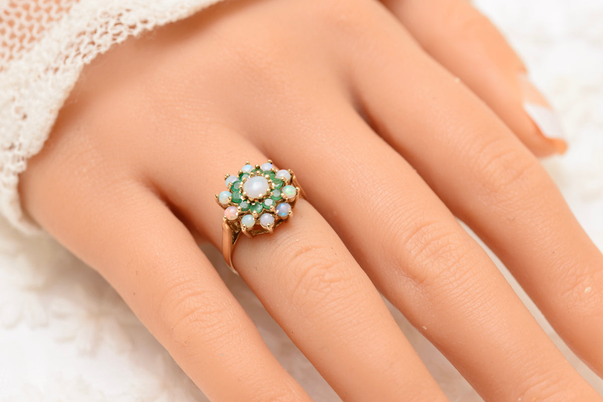 Vintage 9ct Gold Cluster Ring With Natural Emeralds & Opals UK Size M (A1829)
