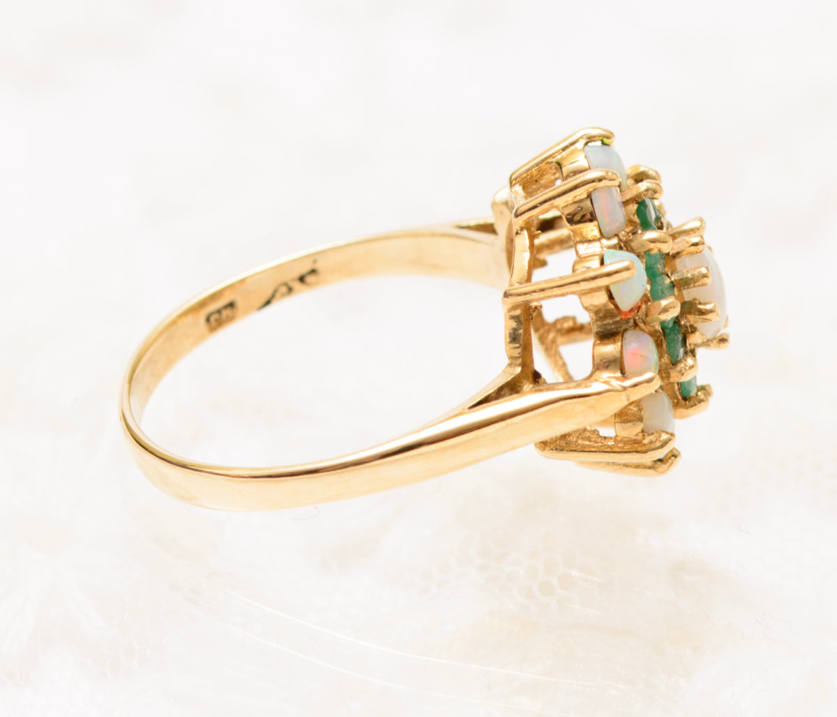 Vintage 9ct Gold Cluster Ring With Natural Emeralds & Opals UK Size M (A1829)