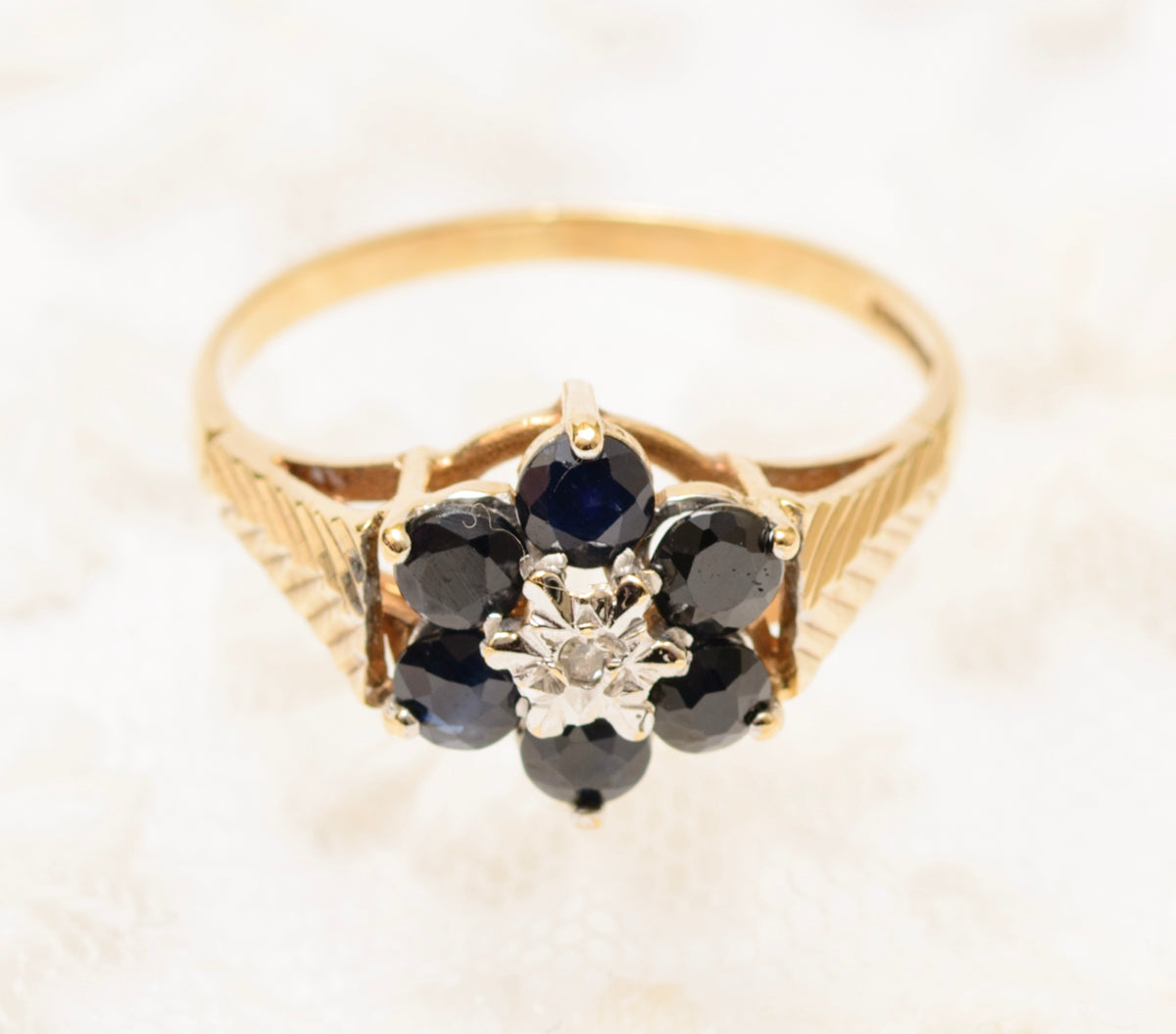 Vintage Retro Design 9ct Gold Ring Natural Sapphire & Diamond Cluster (A1831)