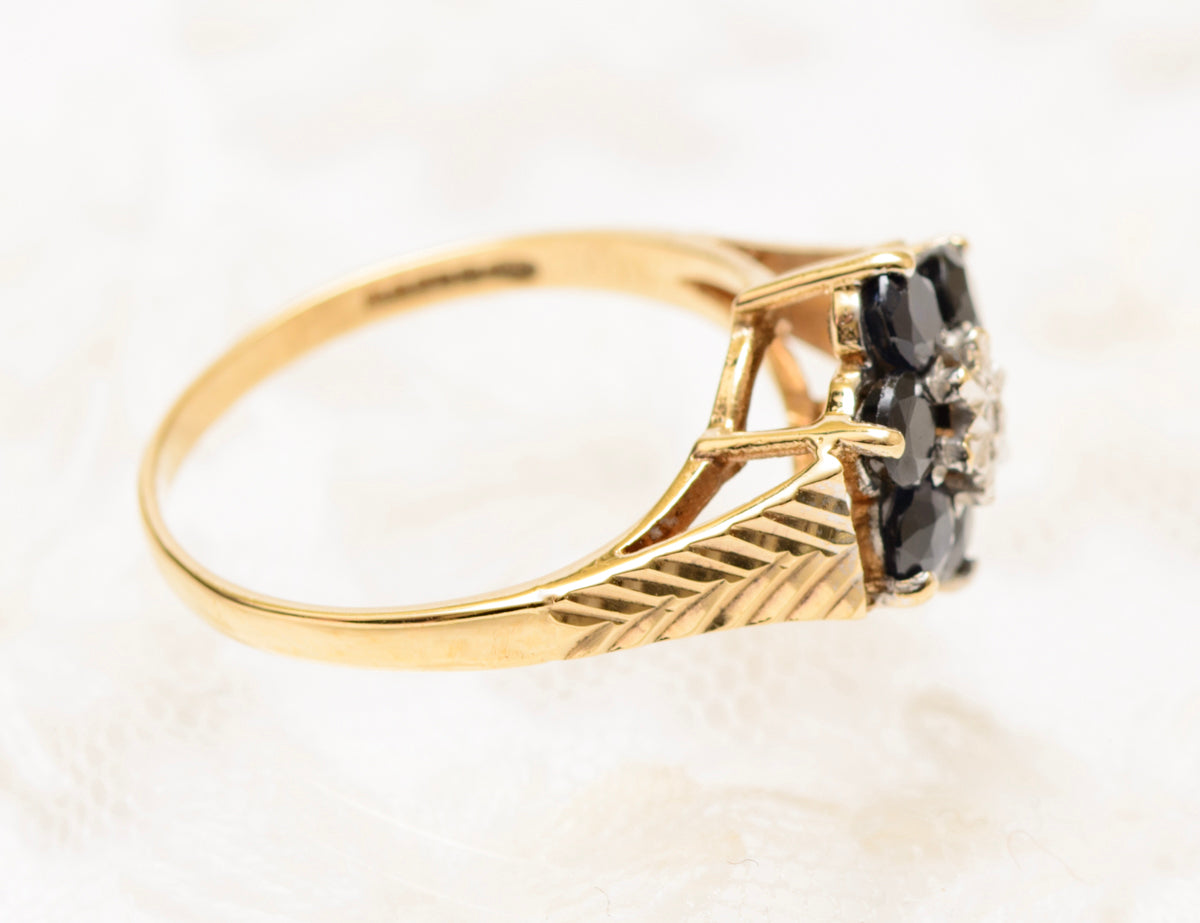 Vintage Retro Design 9ct Gold Ring Natural Sapphire & Diamond Cluster (A1831)