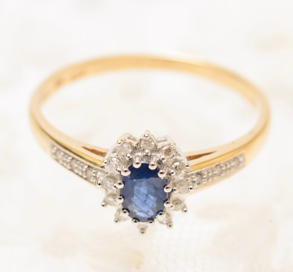 Vintage Natural Sapphire & Diamond Ring In 9ct Gold Halo Design UK Size S1/2 (A1832)
