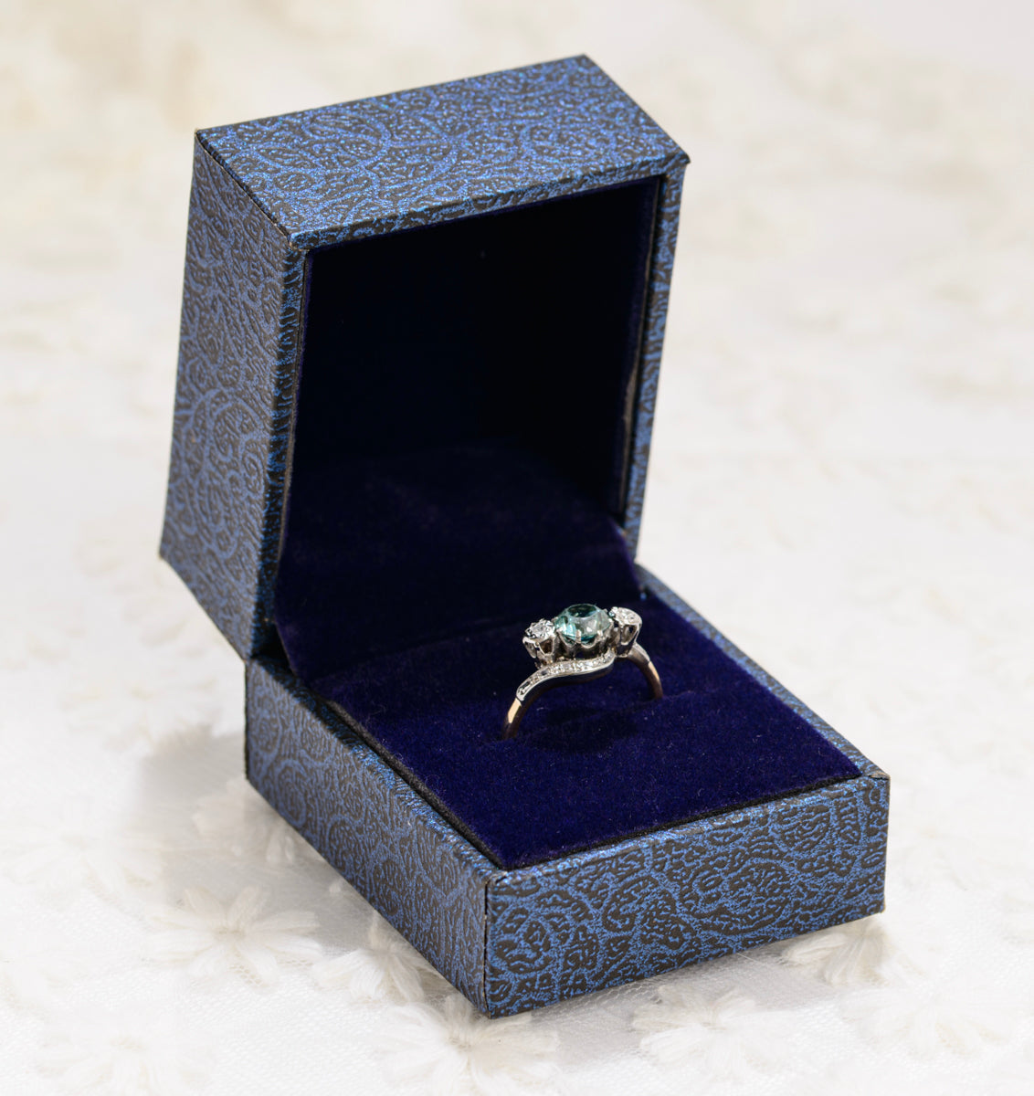 Art Deco 18ct Gold & Platinum Ring With Natural Blue Zircon & Diamonds UK Size K (A1861)