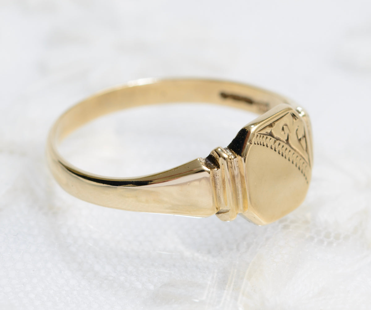 Vintage 1980's Solid 9ct Gold Unisex Signet Ring With Decorative Head (A1888)