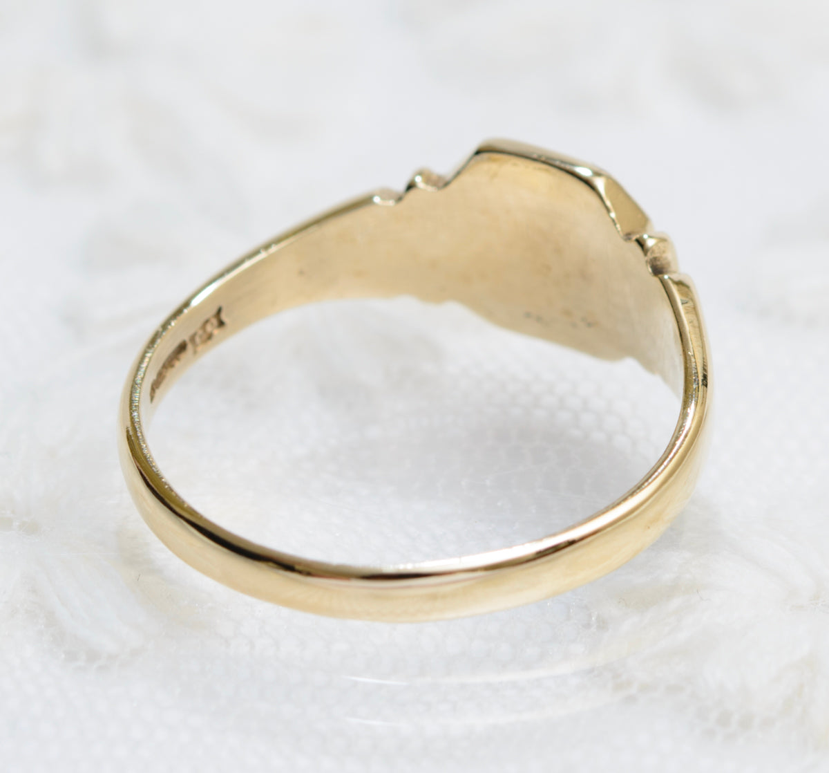 Vintage 1980's Solid 9ct Gold Unisex Signet Ring With Decorative Head (A1888)