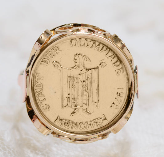 Vintage German 8ct Gold Coin Ring Munich Olympics 1972 Commemorative (A1899)