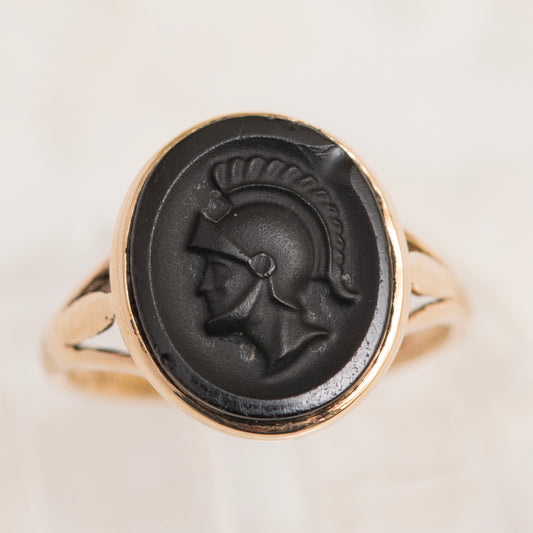 Vintage 9ct Gold & Black Intaglio Roman Centurion Ring London 1970 (A1900)