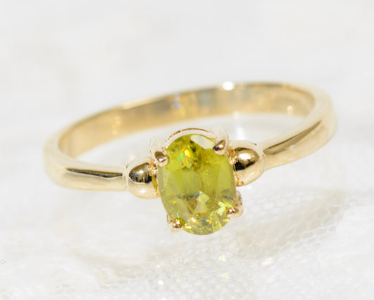 9ct Gold Solitaire Ring With Natural Green Peridot Gemstone UK Size N1/2 (A1916)