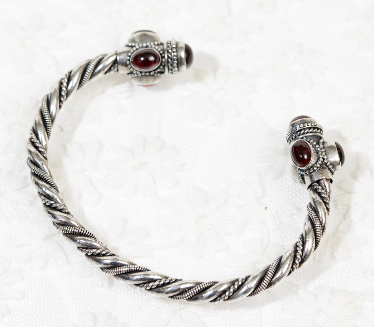 Vintage Sterling Silver Twisted Torque Bangle With Garnet Cabochons (A1934)