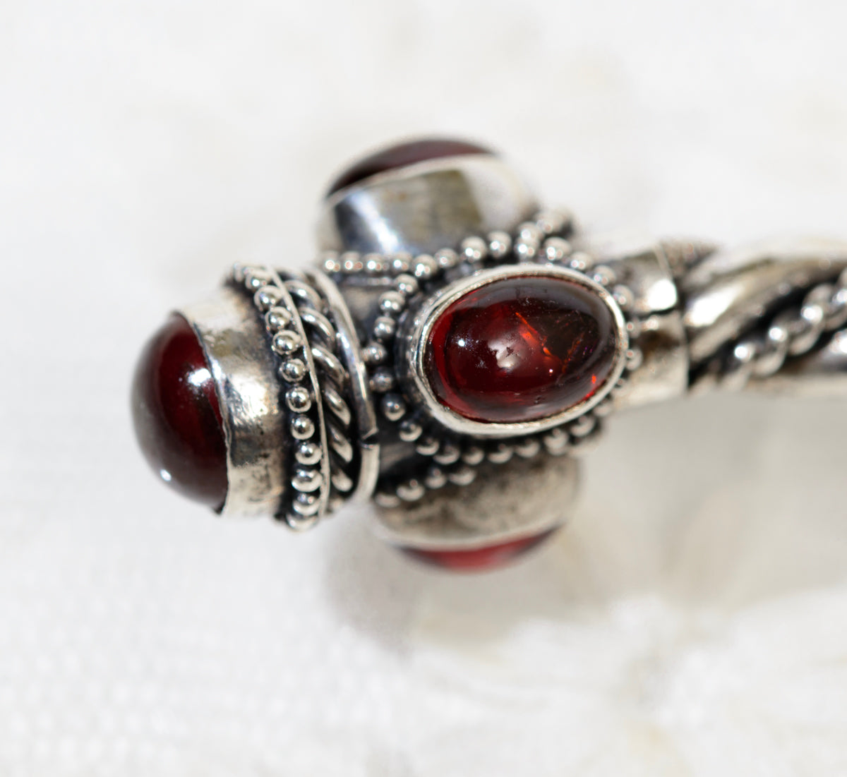 Vintage Sterling Silver Twisted Torque Bangle With Garnet Cabochons (A1934)