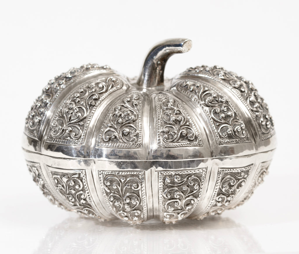 Antique Burmese Silver Box & Cover In Pumpkin/Gourd Shape (A1943