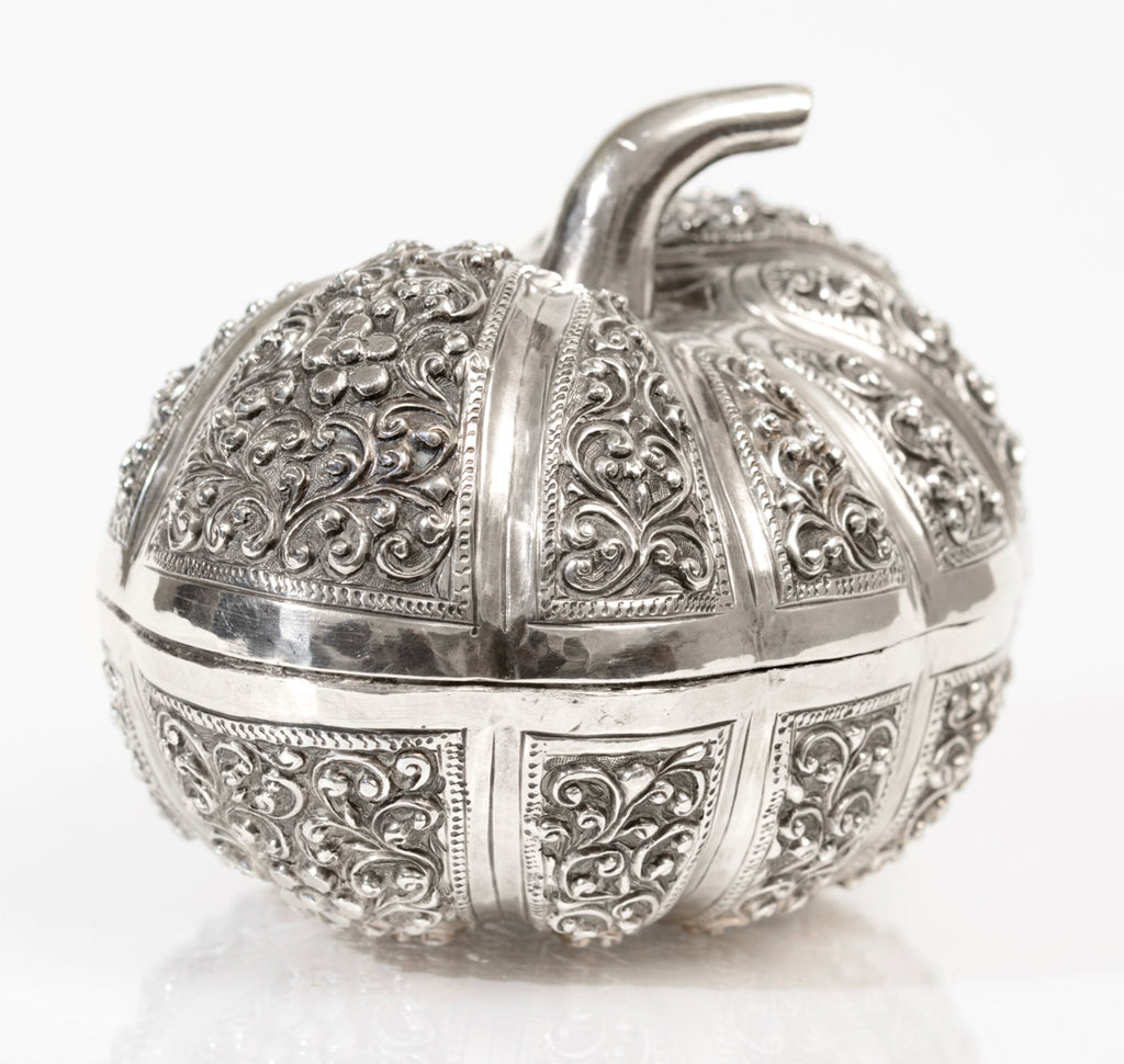 Antique Burmese Silver Box & Cover In Pumpkin/Gourd Shape (A1943