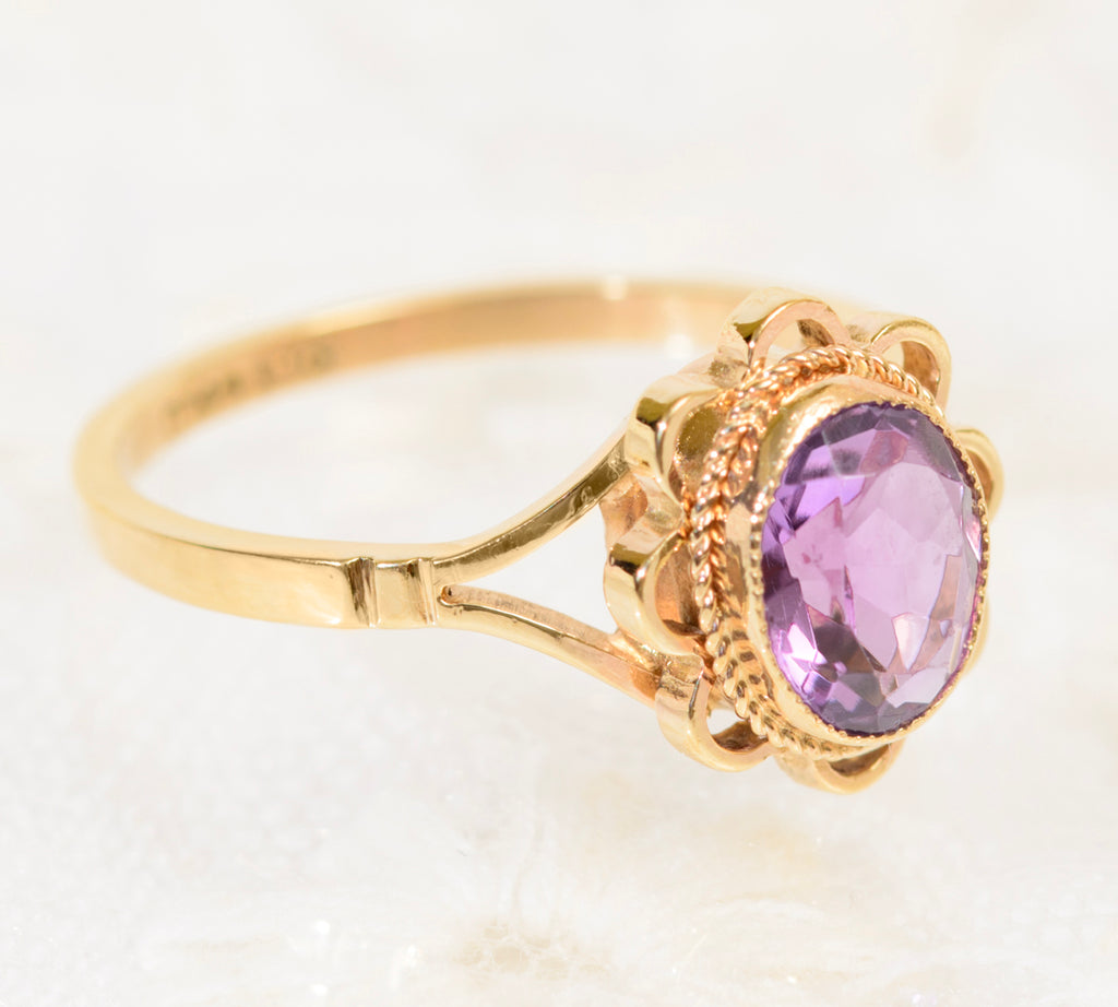 Vintage 9ct Gold Ladies Ring With Oval Facet Cut Amethyst Gemstone (A1945)