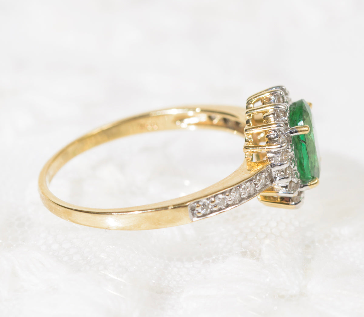 18ct Gold 0.85 Carat Emerald & Diamond Ring Rocks & Co UK Hallmark (A1960)