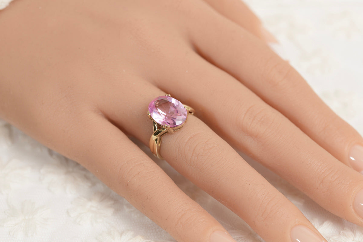 9ct Yellow Gold Dress Ring With Large 7 Carat Pink Sapphire (A1967)