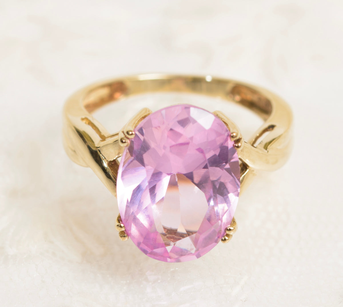 9ct Yellow Gold Dress Ring With Large 7 Carat Pink Sapphire (A1967)