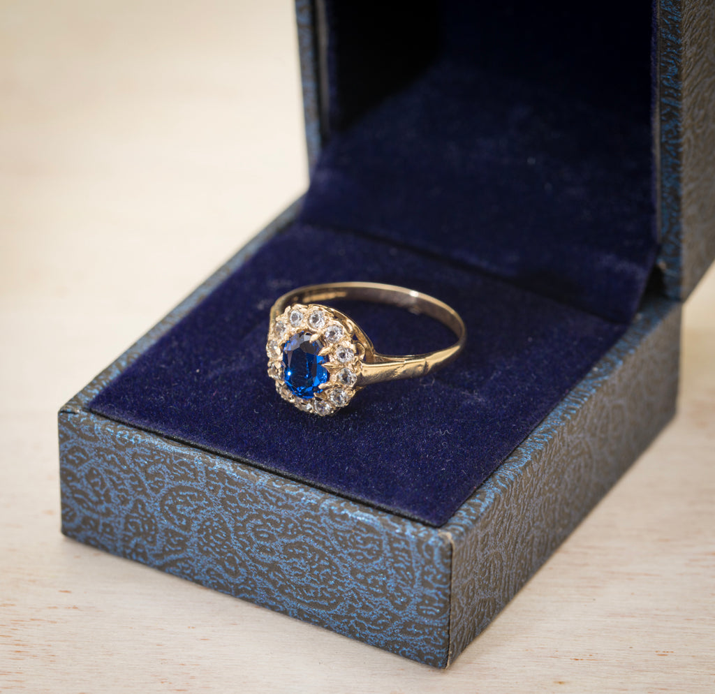 Vintage 9ct Yellow Gold & Lab Created Blue Spinel Ring With Halo UK Size O1/2 (A1989)