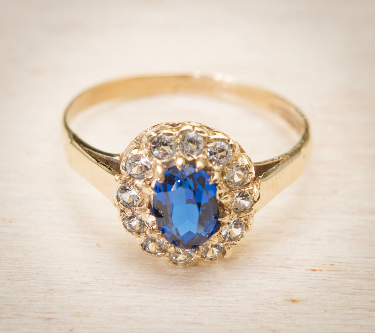 Vintage 9ct Yellow Gold & Lab Created Blue Spinel Ring With Halo Size O1/2 (A1989)