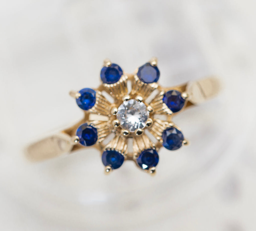 Vintage 9ct Yellow Gold Cluster Ring With Lab Created Sapphires & Clear Spinel UK Size O (A2015)