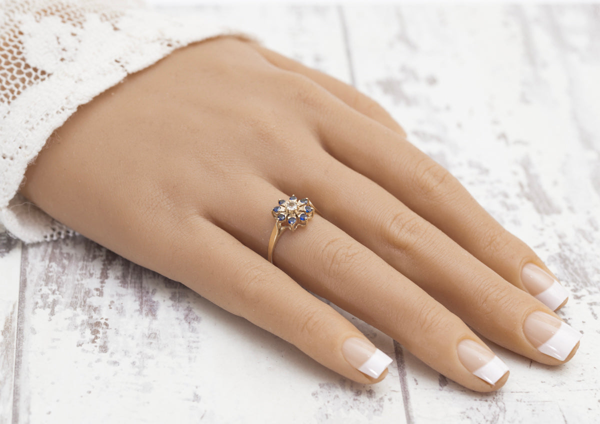 Vintage 9ct Yellow Gold Cluster Ring With Lab Created Sapphires & Clear Spinel UK Size O (A2015)