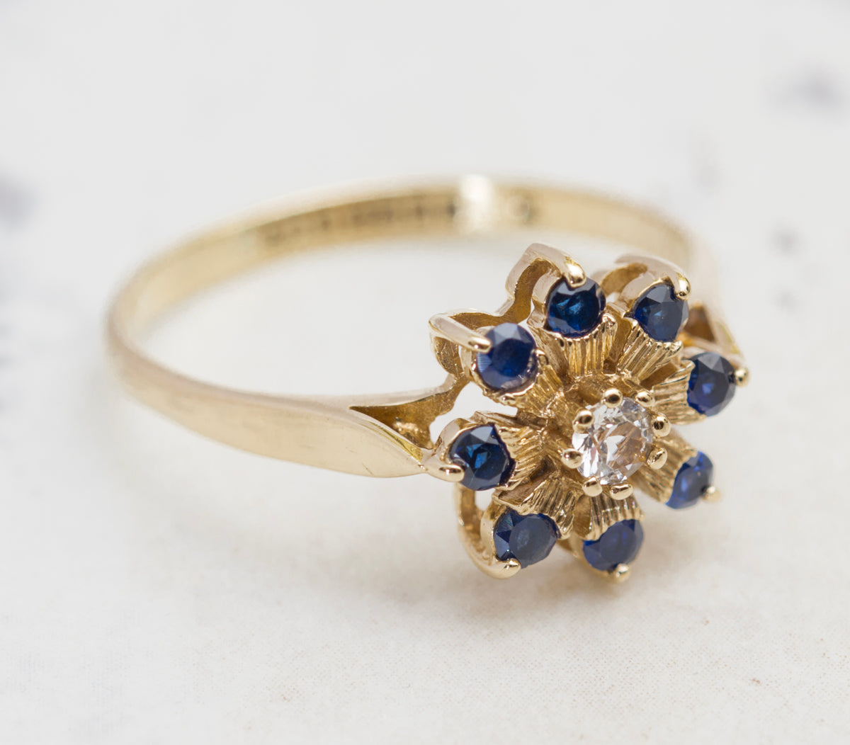 Vintage 9ct Yellow Gold Cluster Ring With Lab Created Sapphires & Clear Spinel UK Size O (A2015)