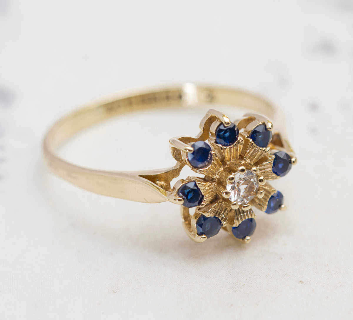 Vintage 9ct Yellow Gold Cluster Ring With Lab Created Sapphires & Clear Spinel UK Size O (A2015)