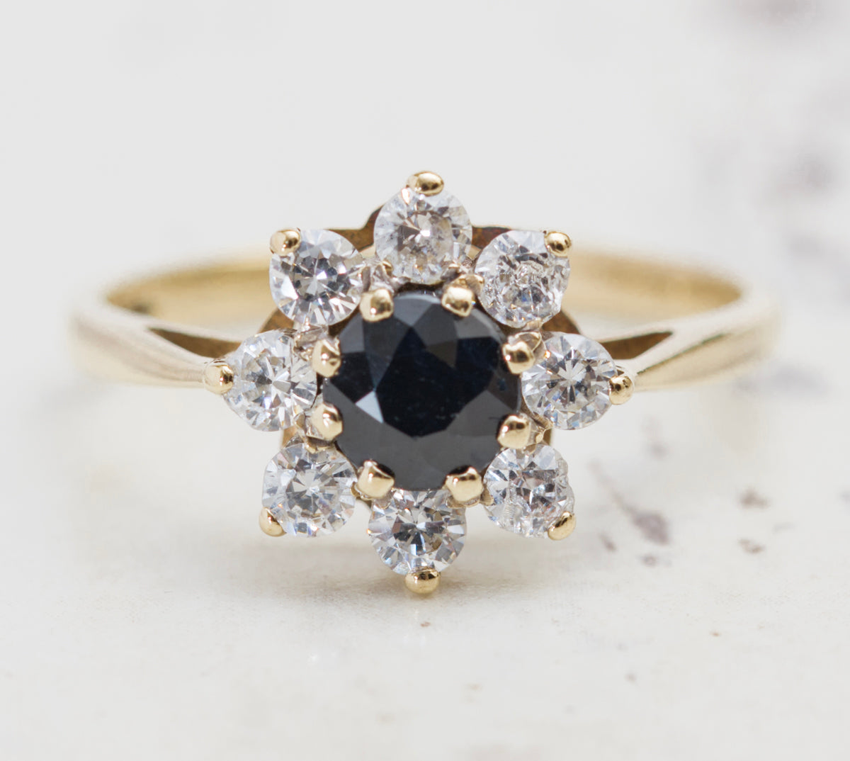 Vintage 9ct Yellow Gold Ring With Midnight Blue Sapphire & CZ Halo Size M (A2016)