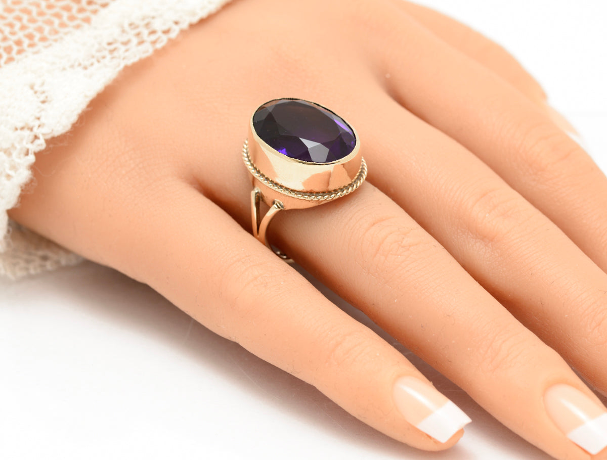 Vintage 9ct Yellow Gold Statement Ring With Very Large 13.5ct Natural Amethyst (A2079