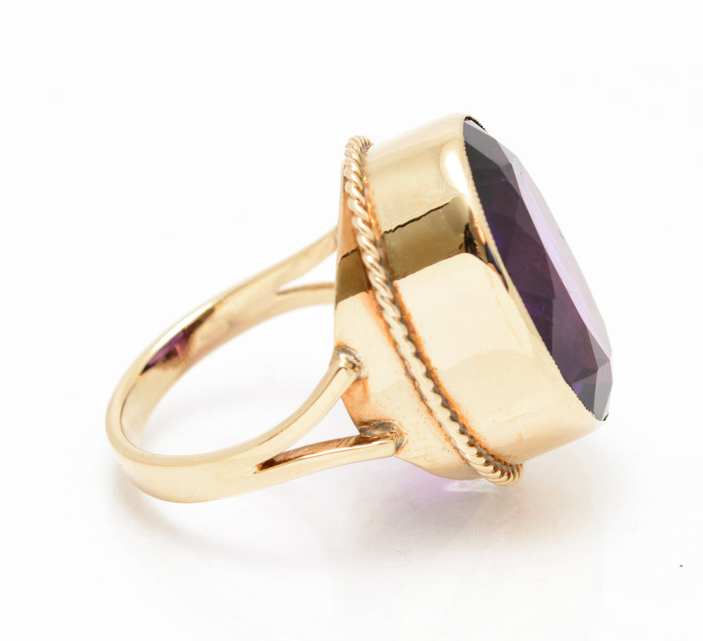 Vintage 9ct Yellow Gold Statement Ring With Very Large 13.5ct Natural Amethyst (A2079