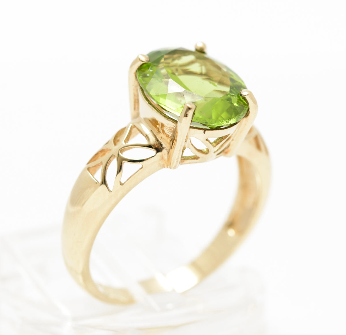 9ct Yellow Gold Solitaire Ring With Natural 3.25 Carat Peridot Gemstone Size N (A2081)