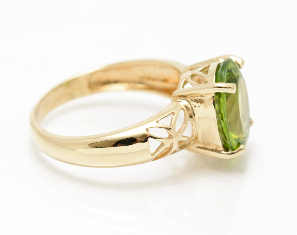 9ct Yellow Gold Solitaire Ring With Natural 3.25 Carat Peridot Gemstone Size N (A2081)